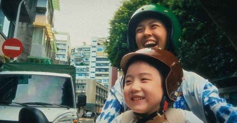 Left handed girl 0 c403d250319ec07028a5b0e058ff7bfb 0