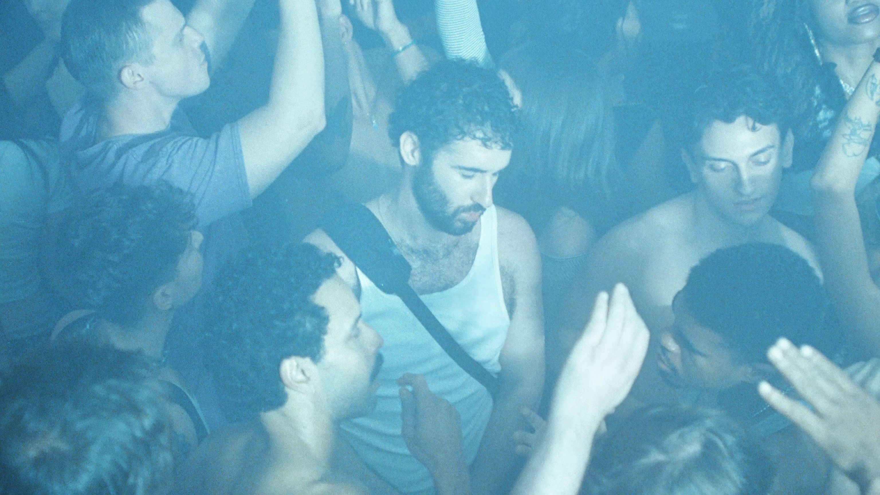Club kid 0 ab0fe352777e76f267bd3c281de2b2ee 0