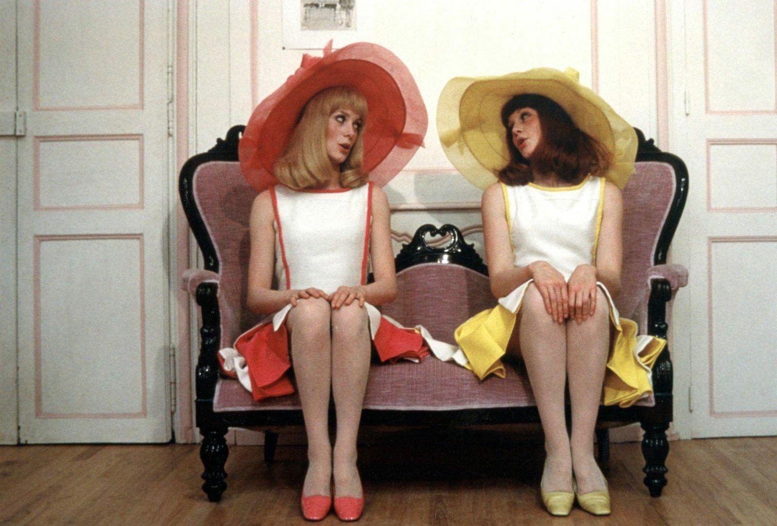 Les demoiselles de rochefort 0 2d20e3d8ad9ba9de7fa3fac5e823f40d 0